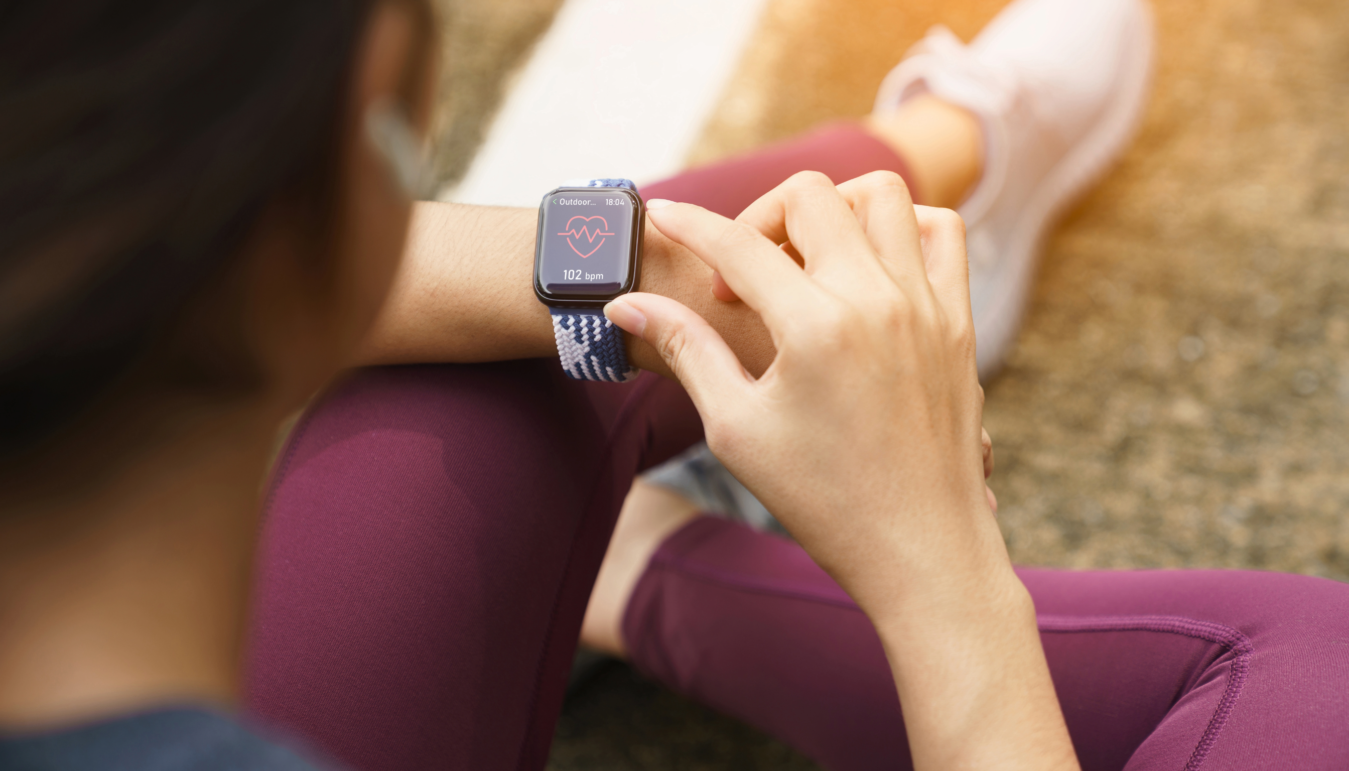 Fitness Apps and Wearables: How Tech Meets Style in Active Living
